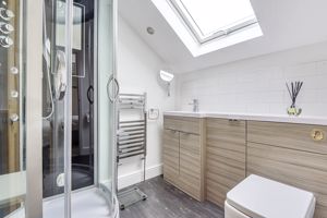 En Suite- click for photo gallery